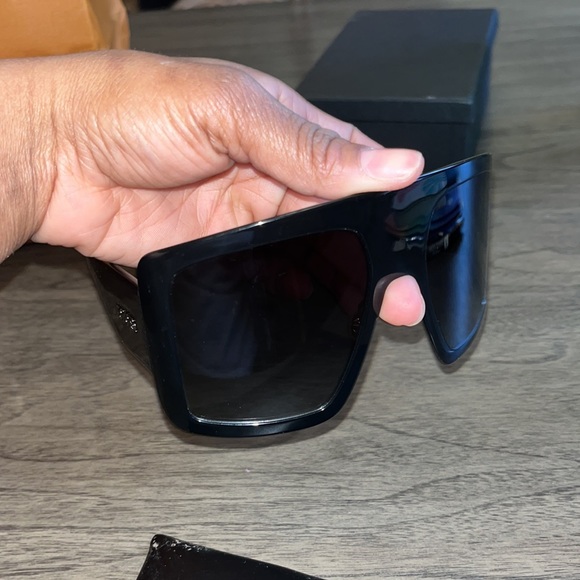 DIOR SO LIGHT SUNGLASSES sold out everywhere!!! - Picture 5 of 5